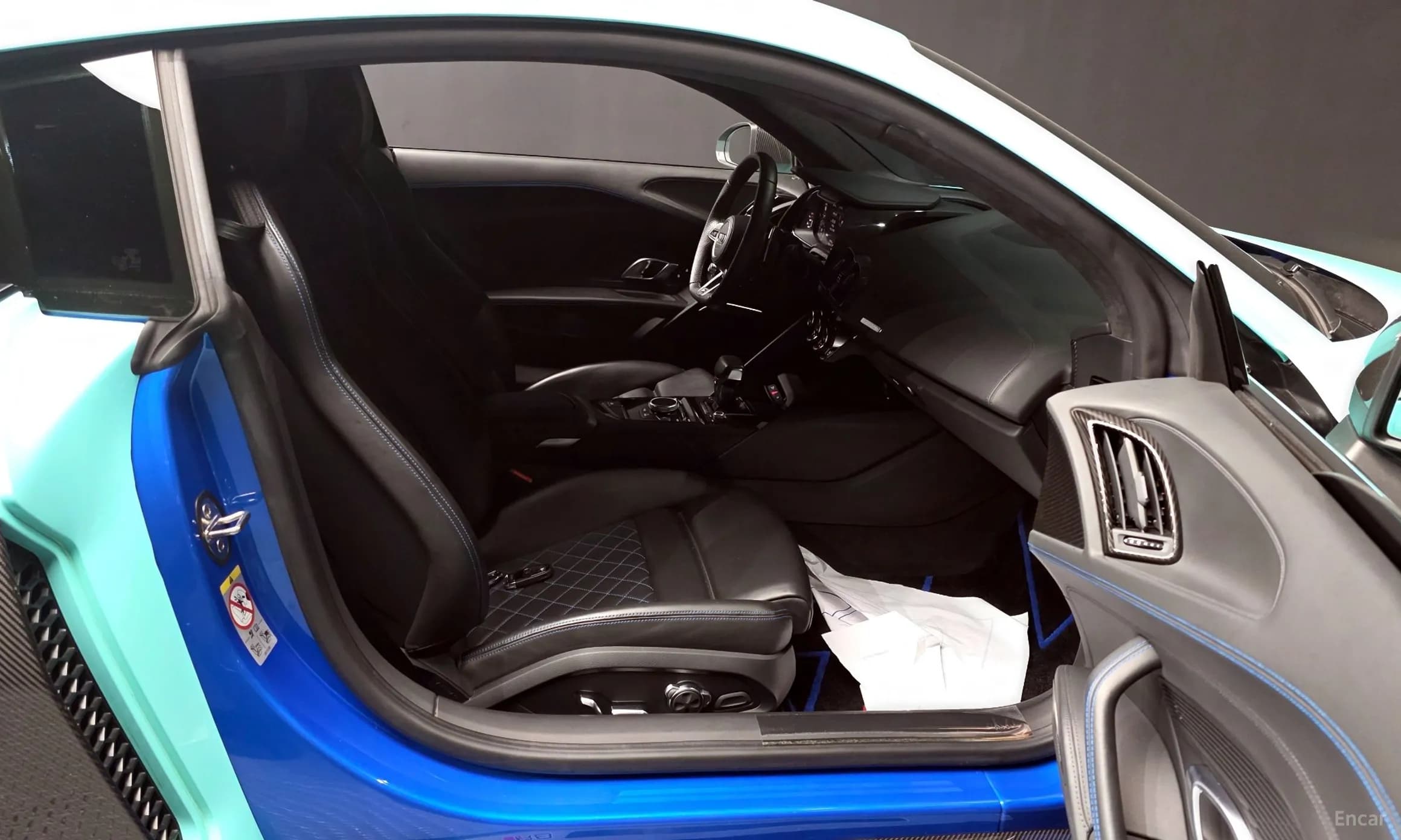 R8 (4S)