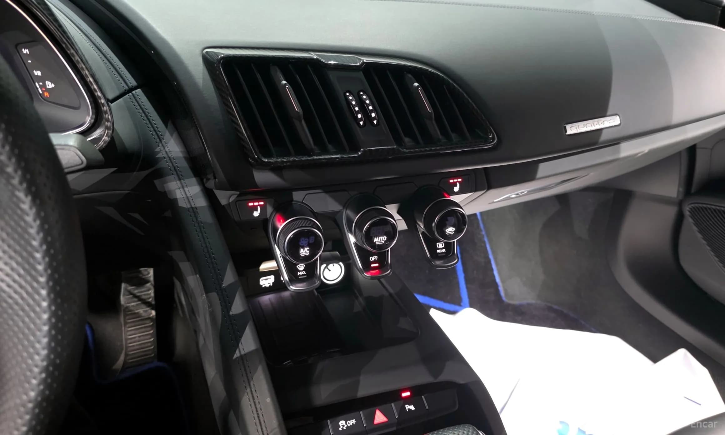 R8 (4S)