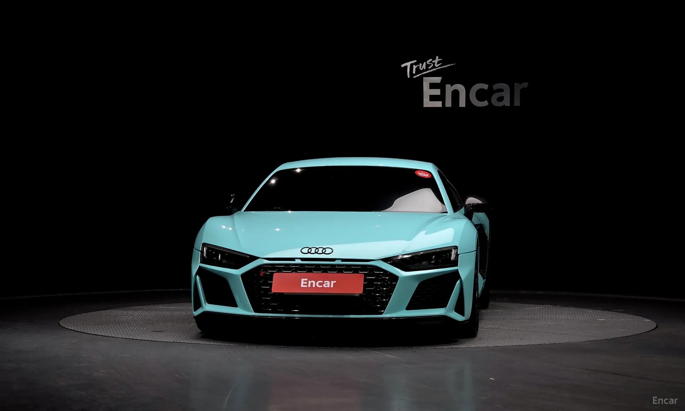 R8 (4S)