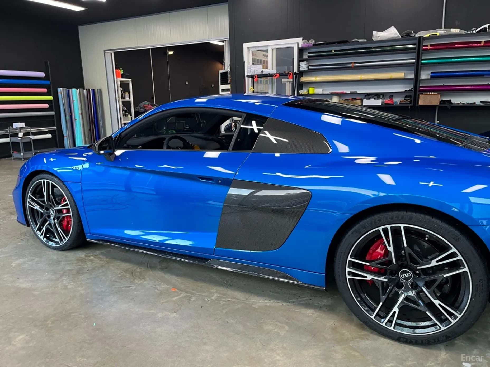 R8 (4S)