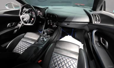 R8 (4S)