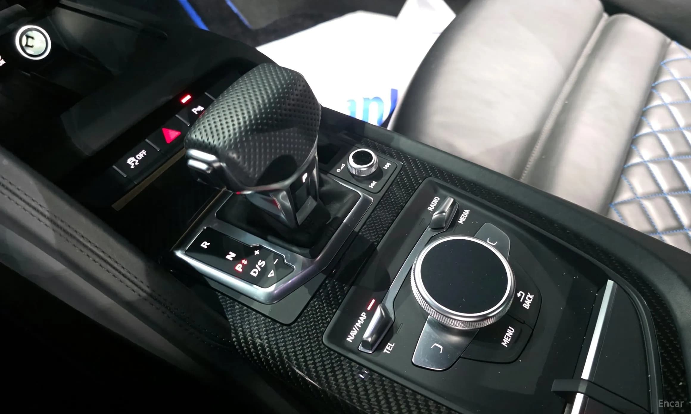 R8 (4S)