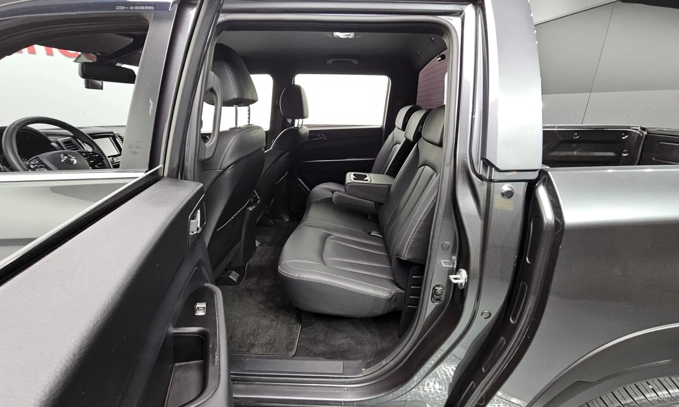 Rexton Sports Khan
