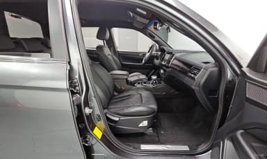 Rexton Sports Khan