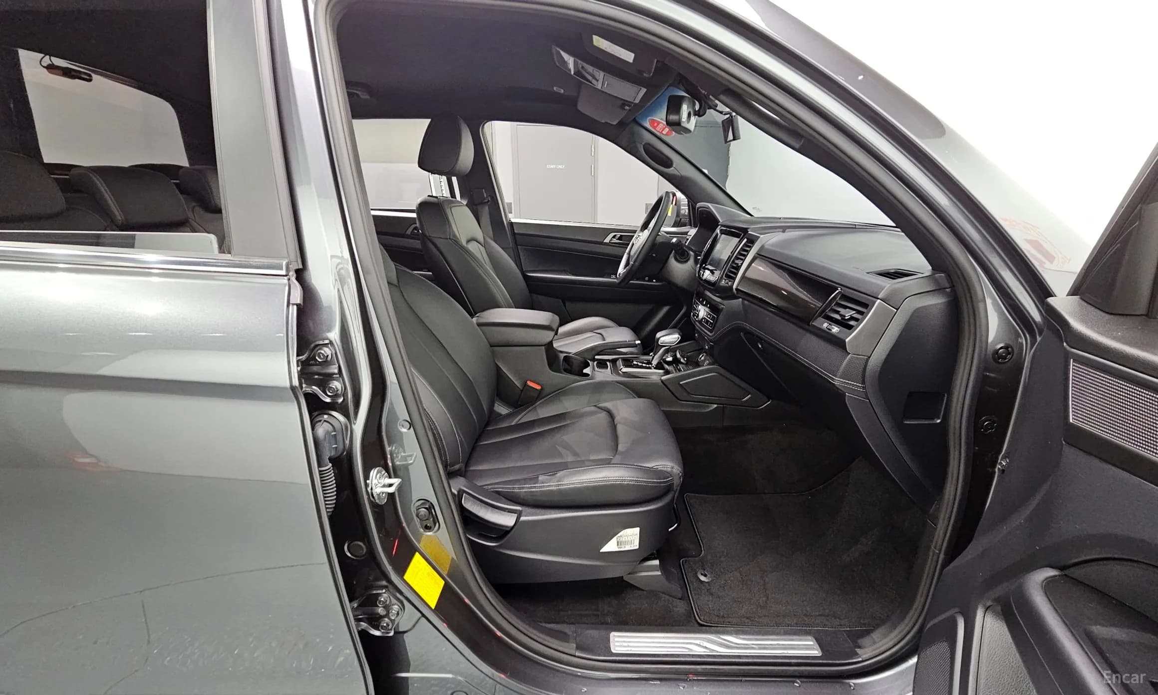 Rexton Sports Khan
