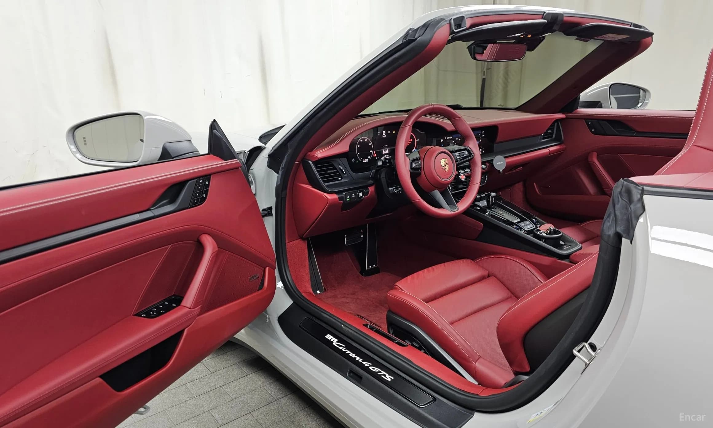 911 (992)