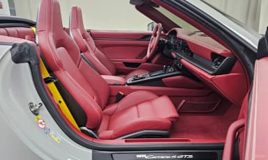 911 (992)