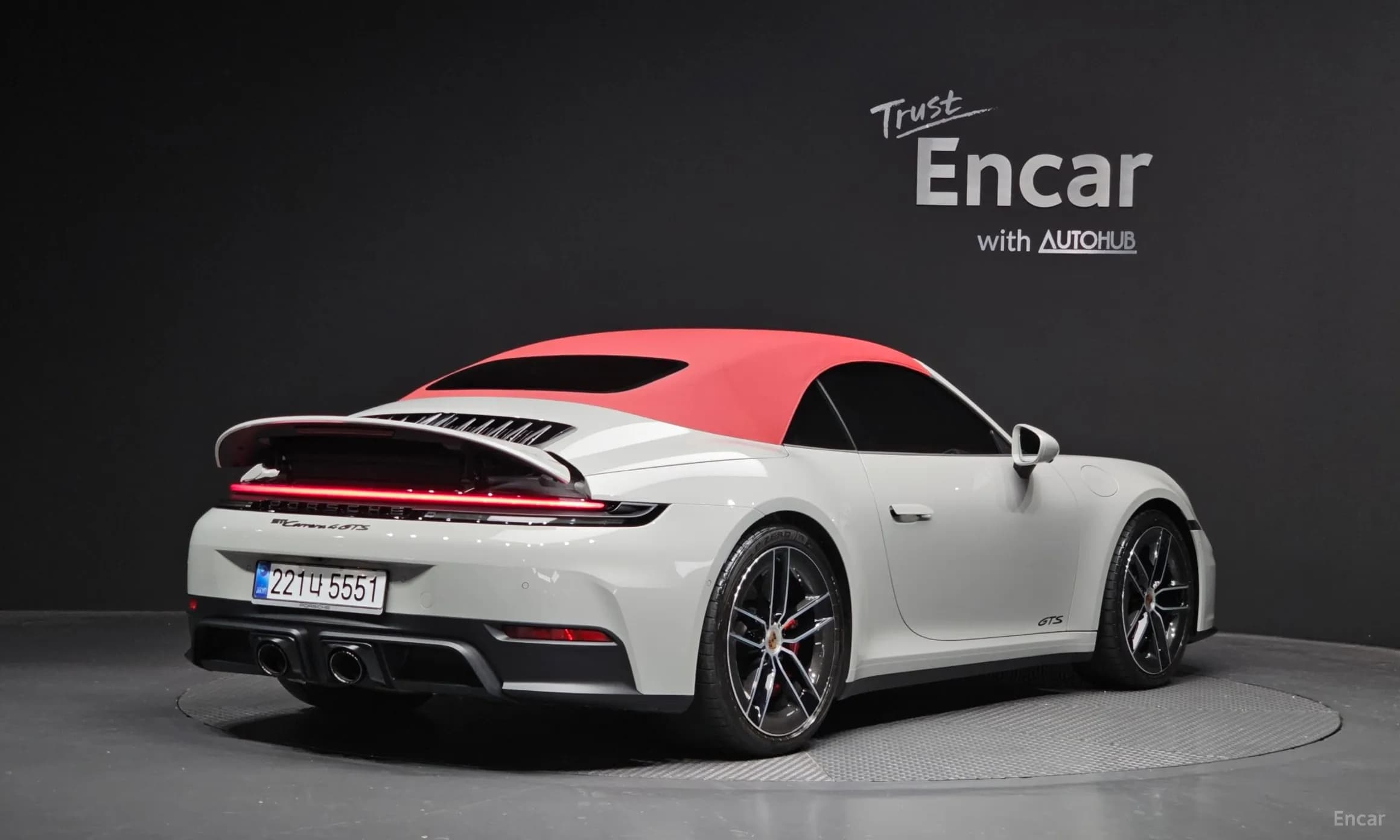 911 (992)