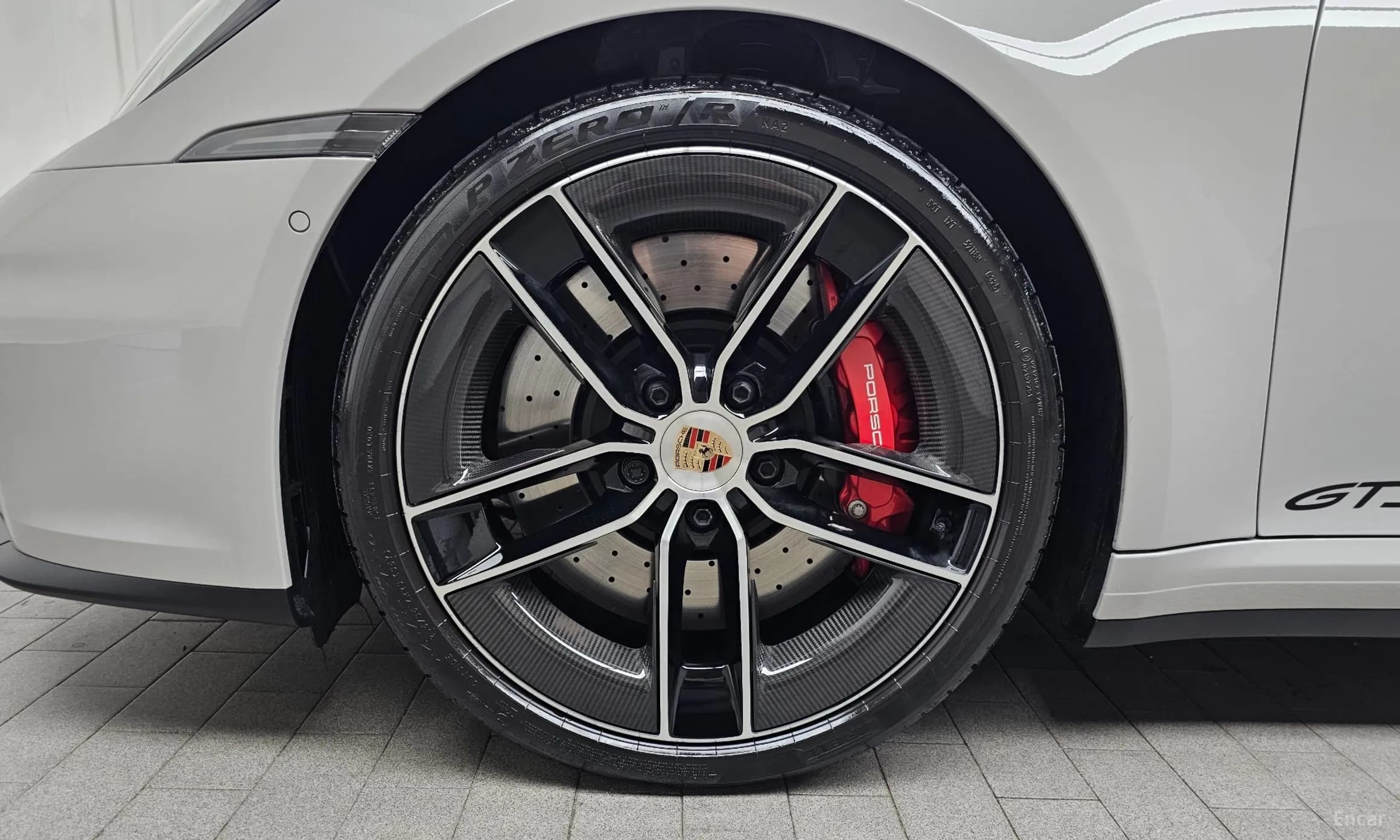 911 (992)