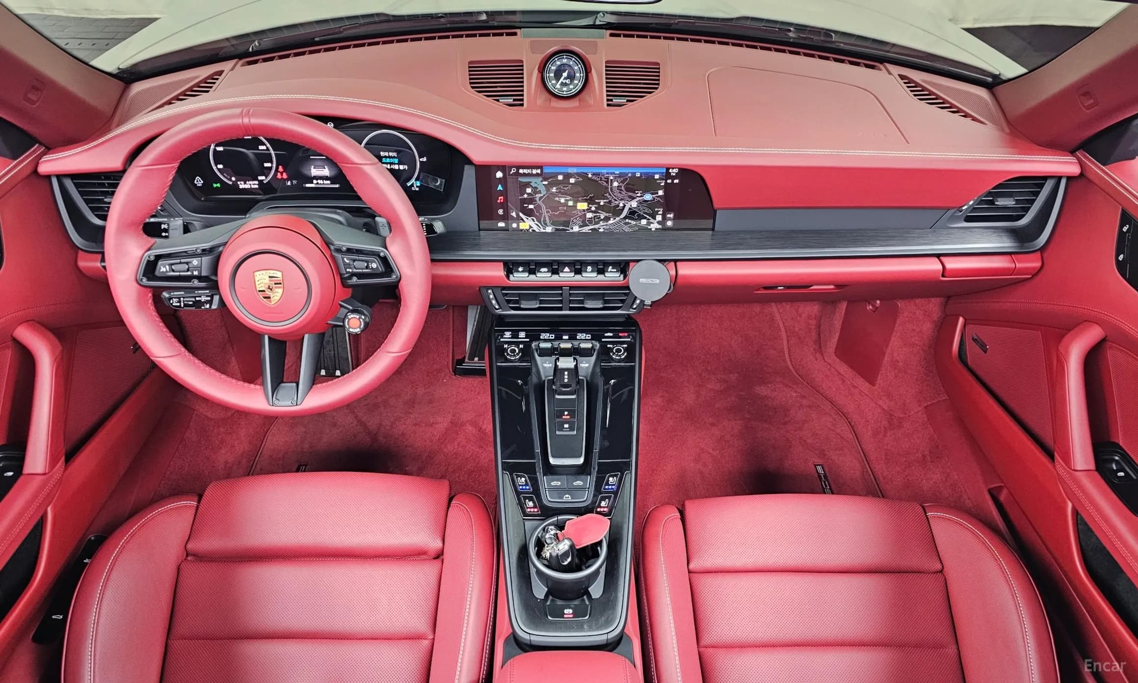 911 (992)