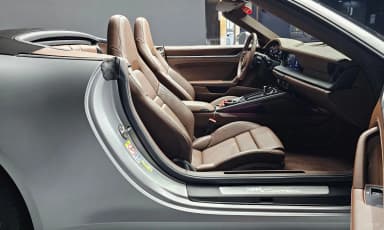 911 (992)