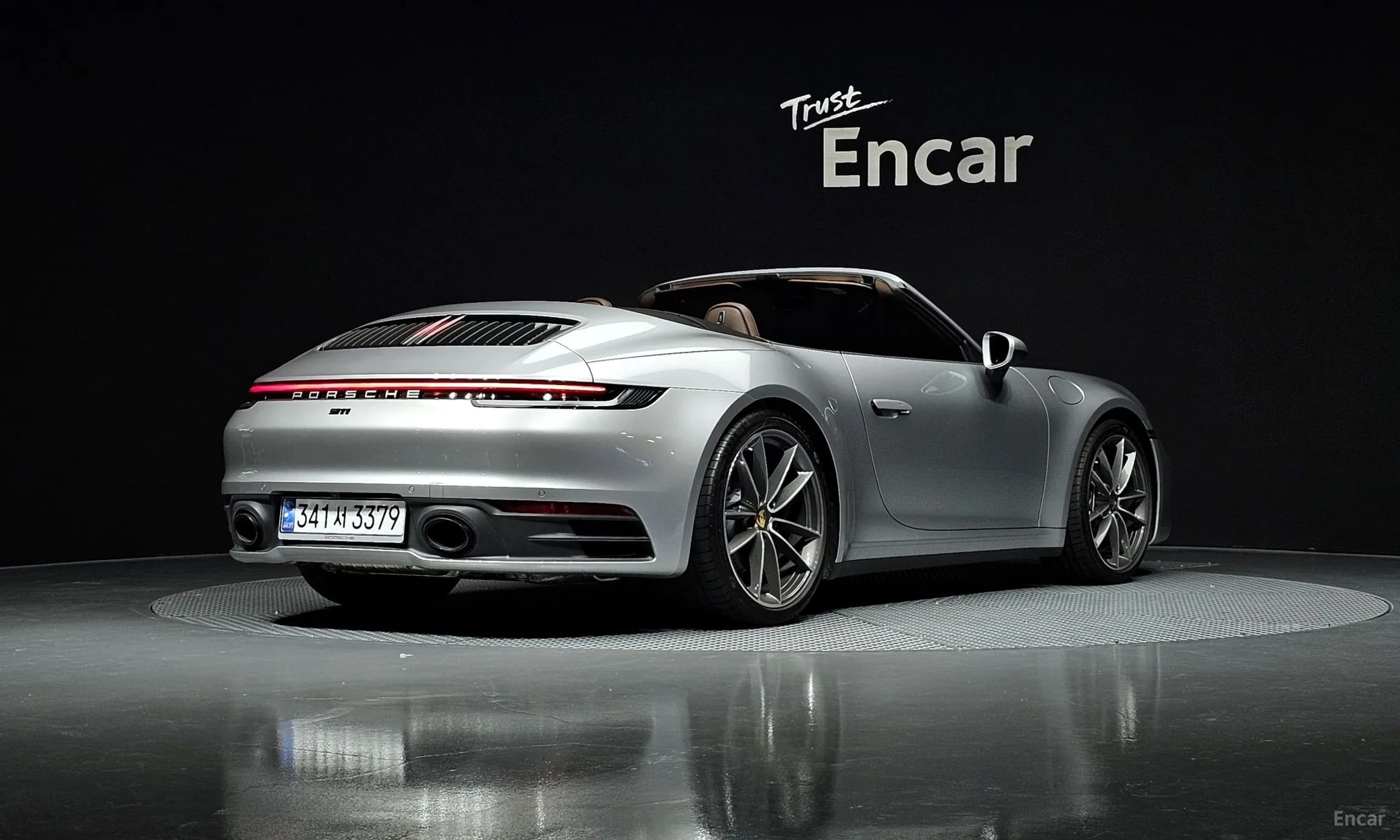 911 (992)