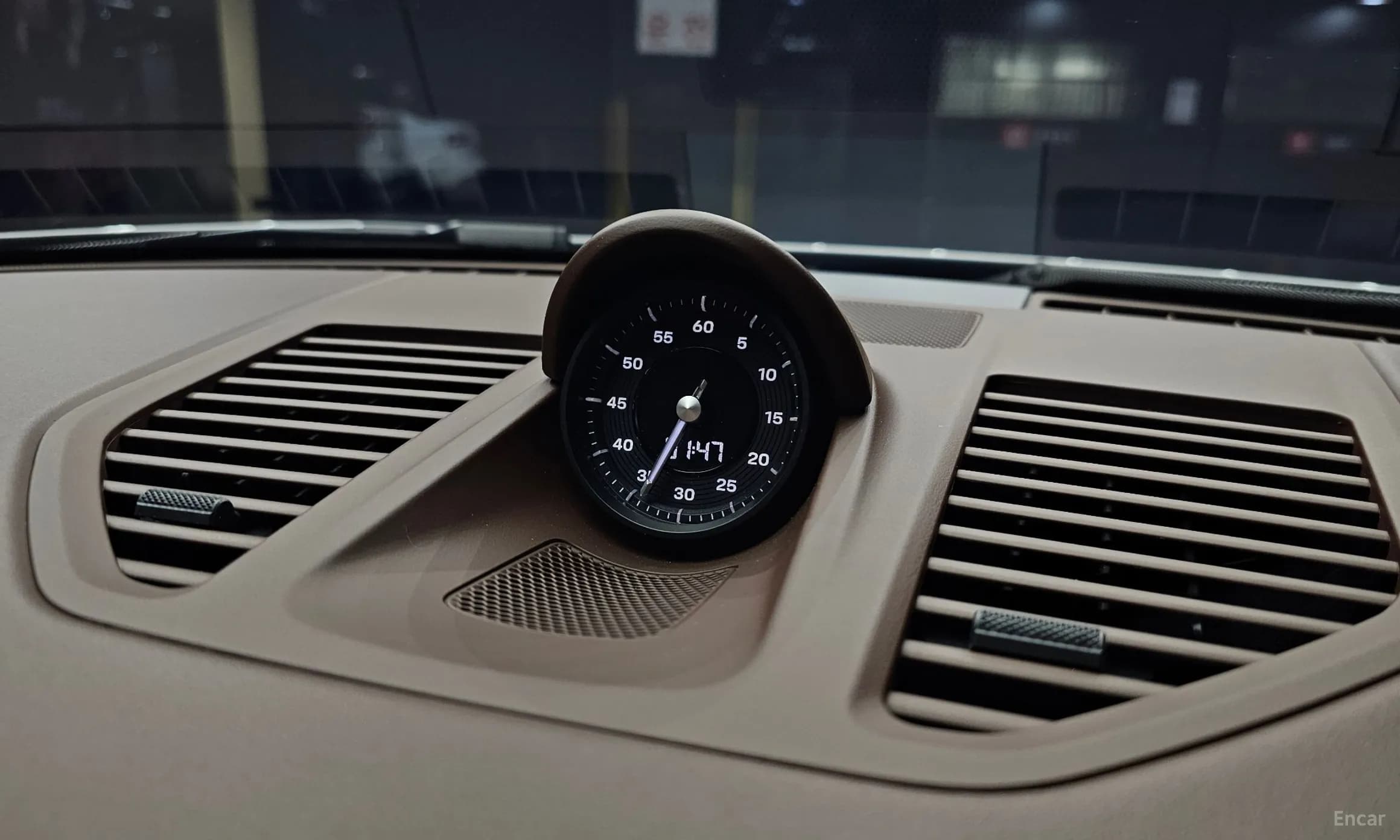 911 (992)