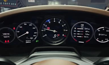 911 (992)