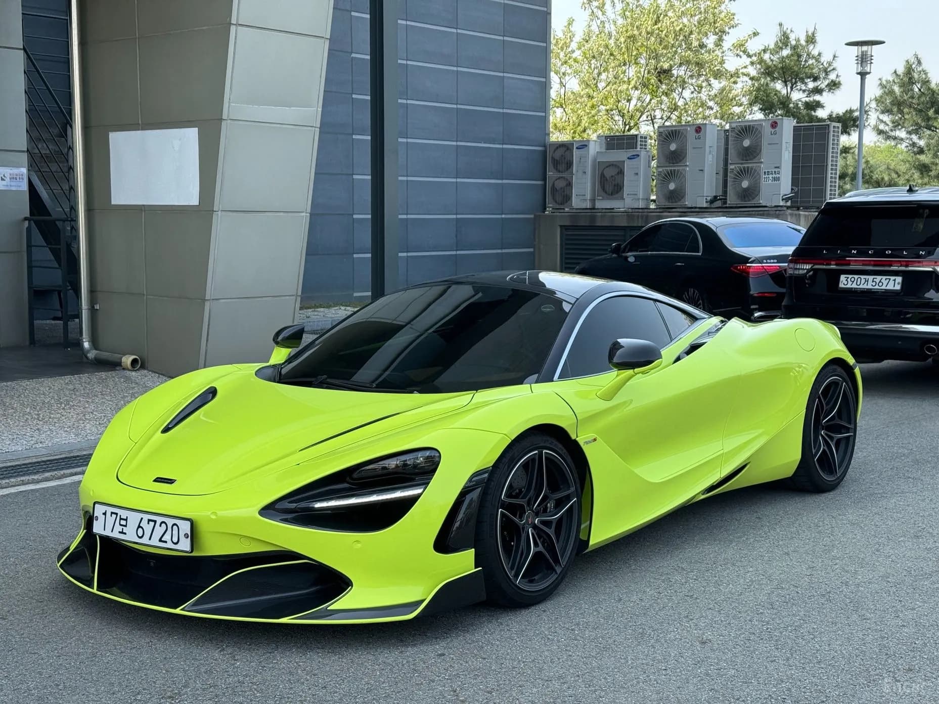 720S