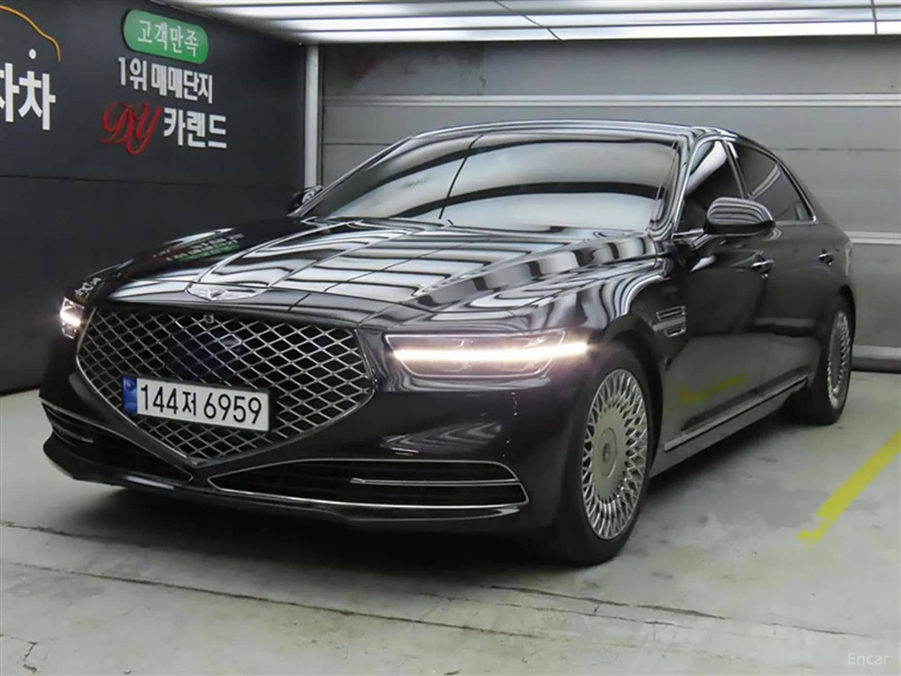 G90