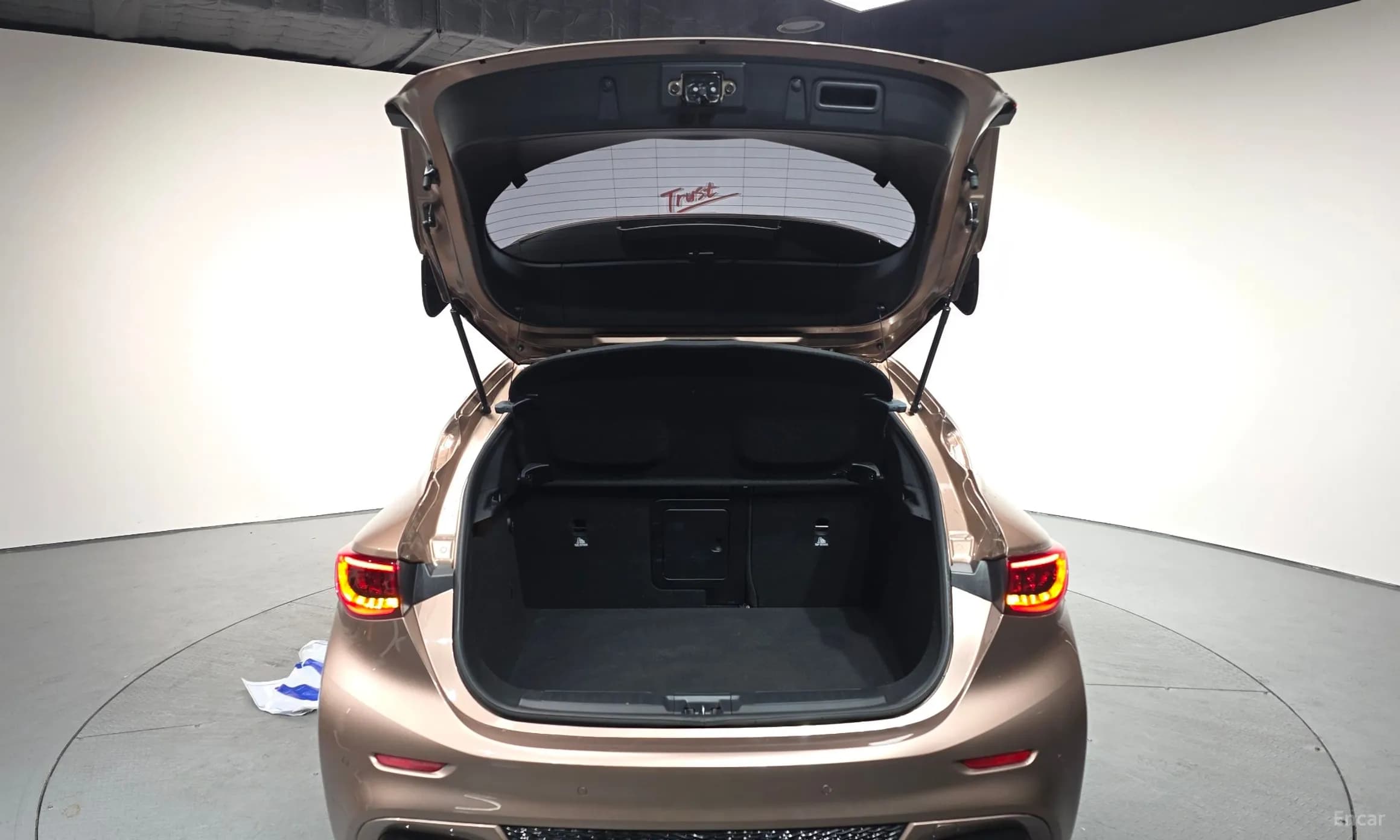 Q30