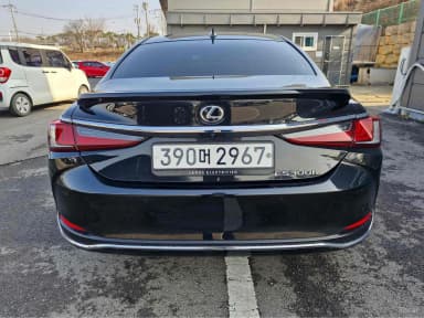 ES300h 7th Generation