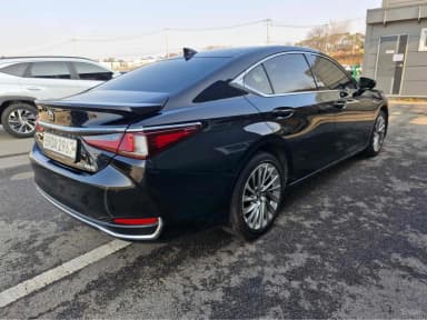 ES300h 7th Generation