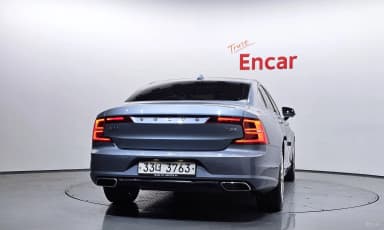 S90