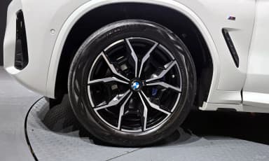 X4 (G02)