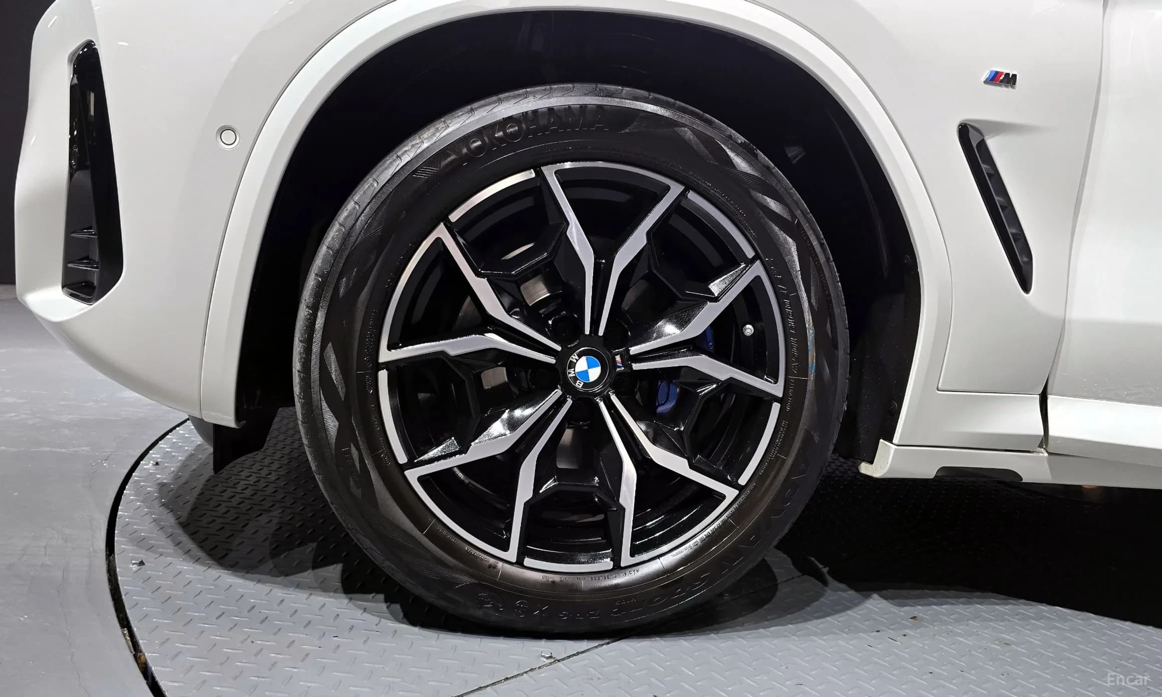 X4 (G02)