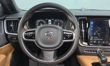 S90