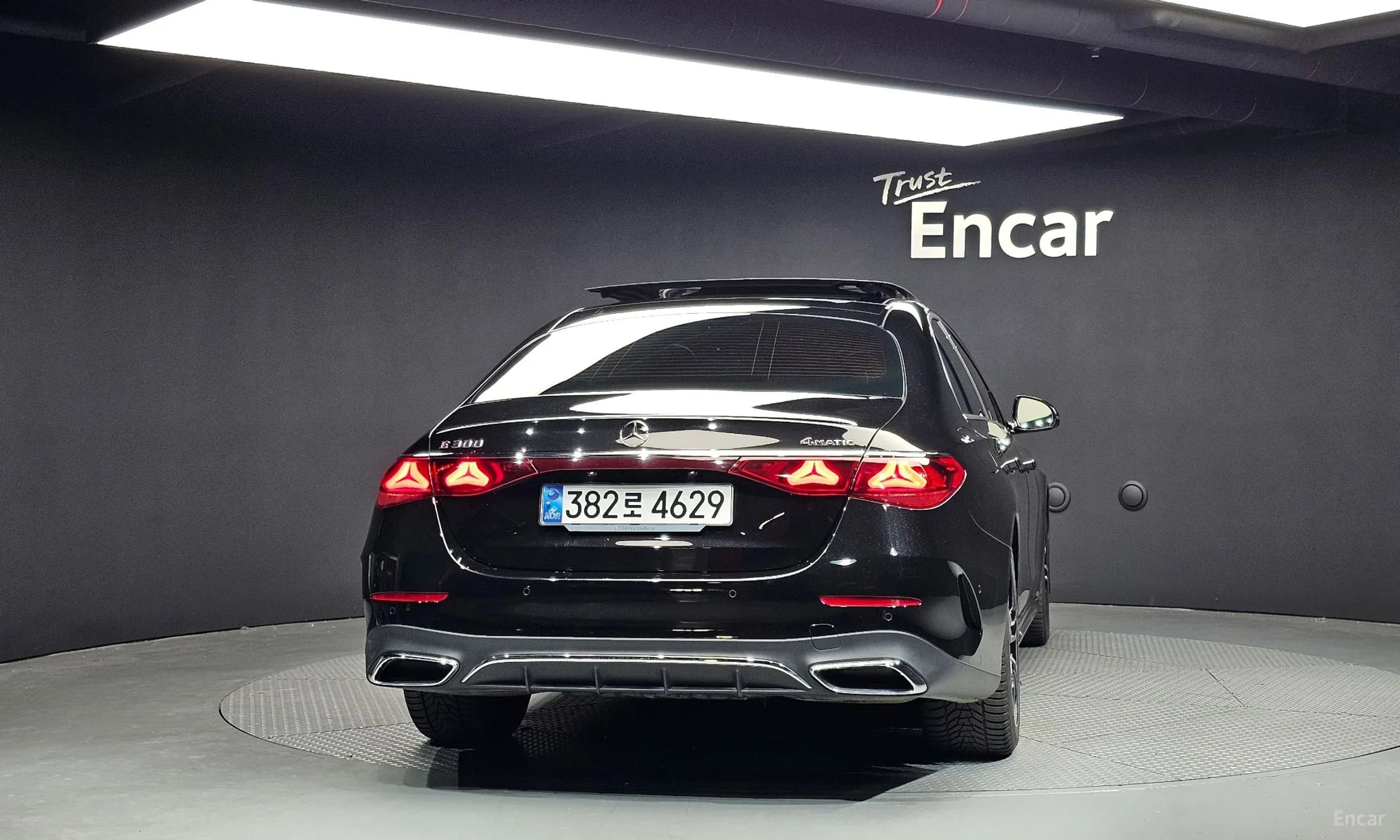 E-Class W214