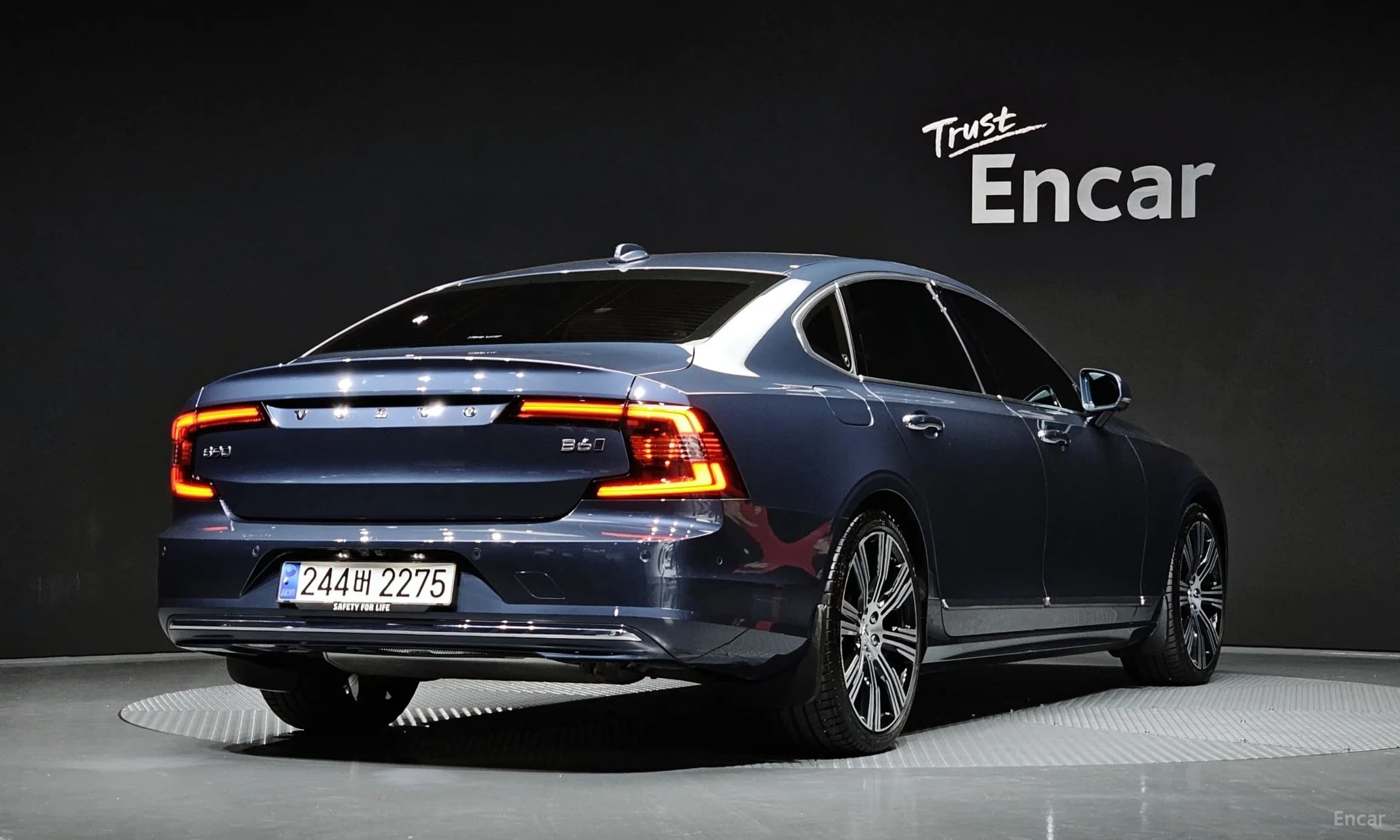S90