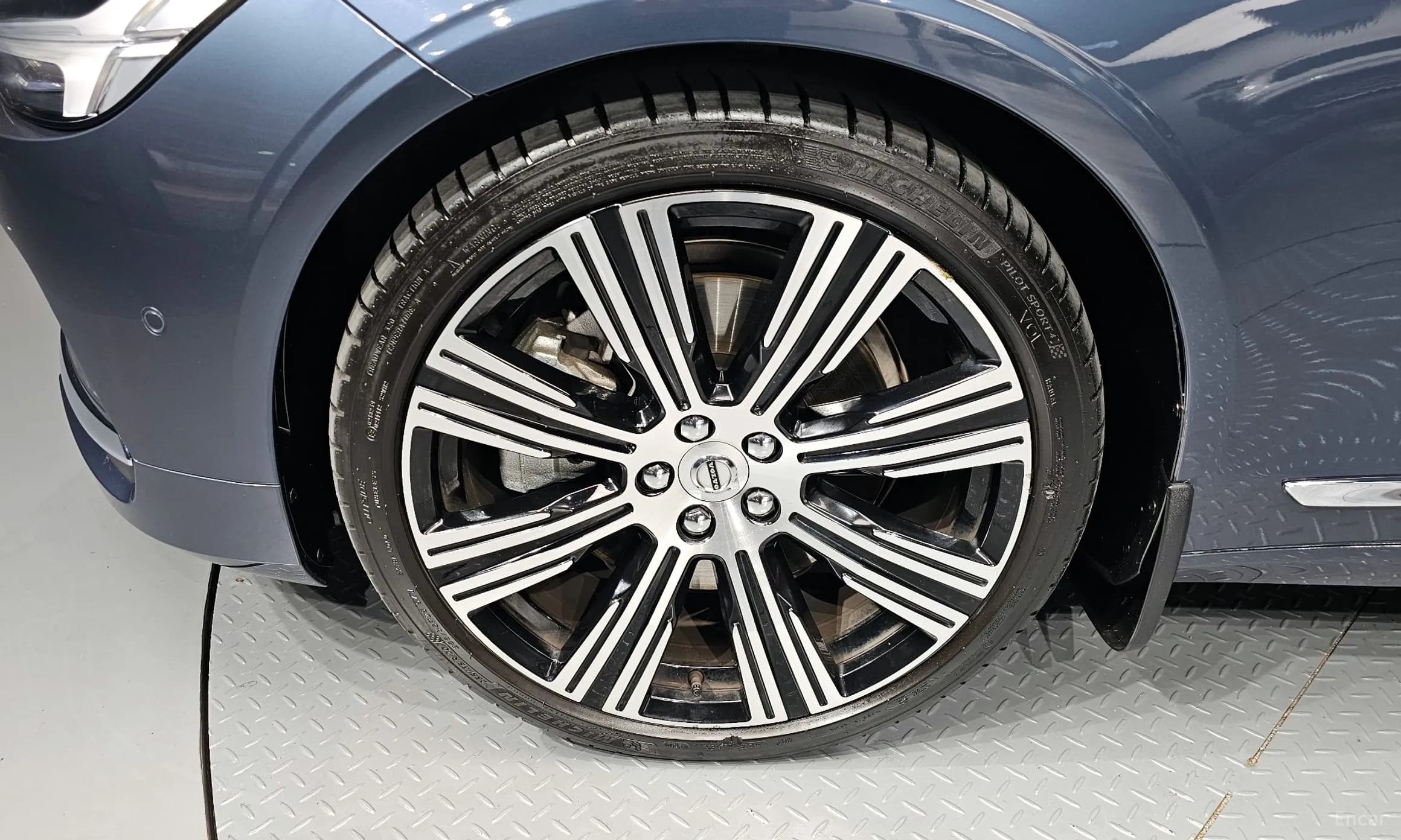 S90