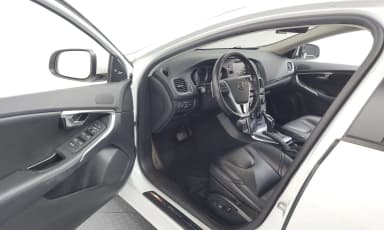 V40