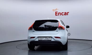 V40