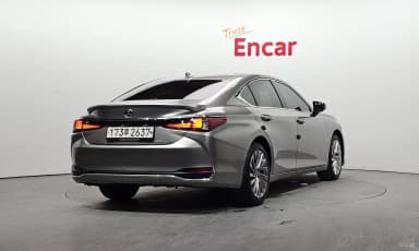 ES300h 7th Generation