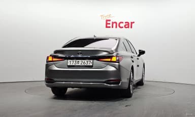 ES300h 7th Generation