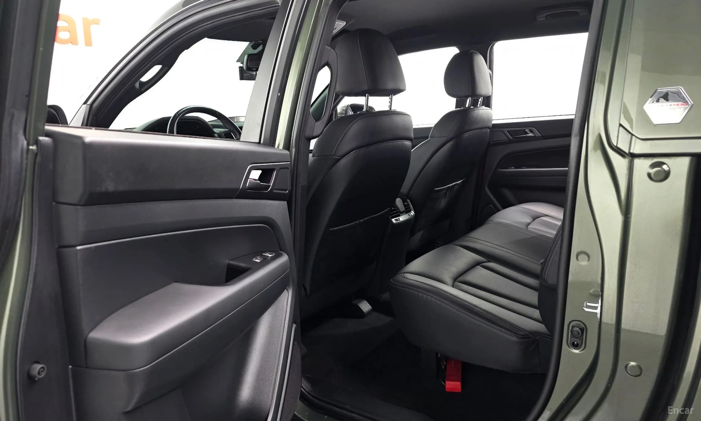 Rexton Sports Khan