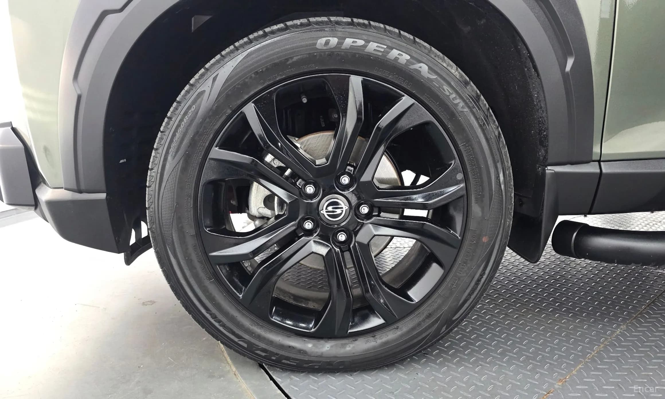 Rexton Sports Khan