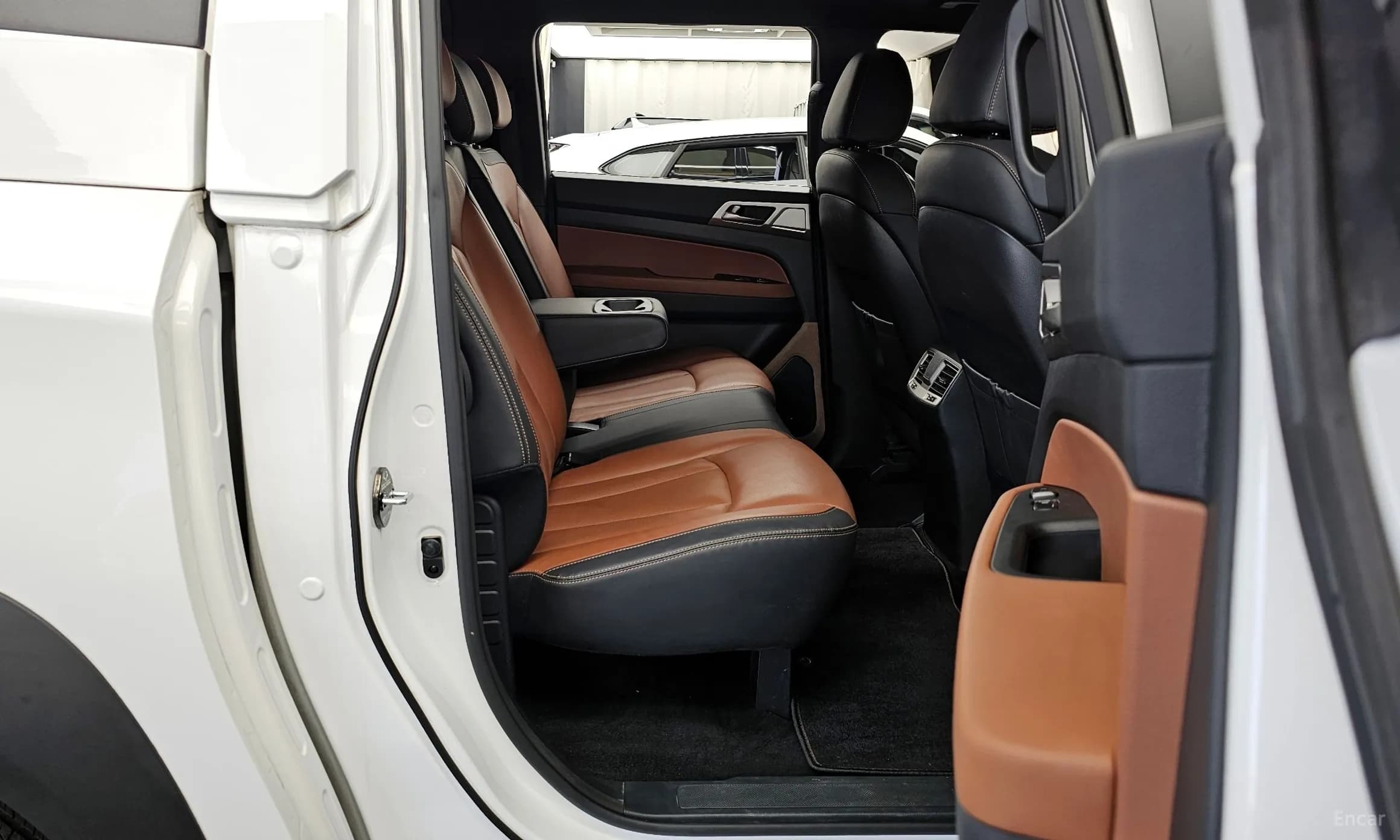 Rexton Sports Khan