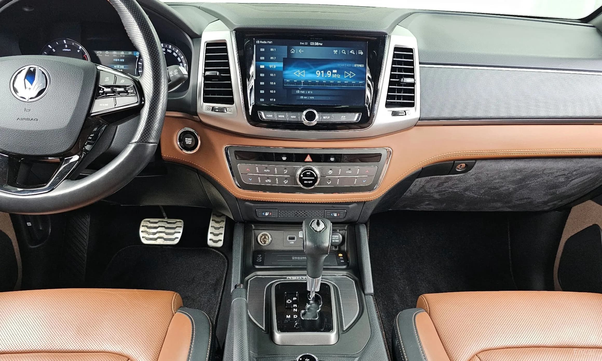 Rexton Sports Khan