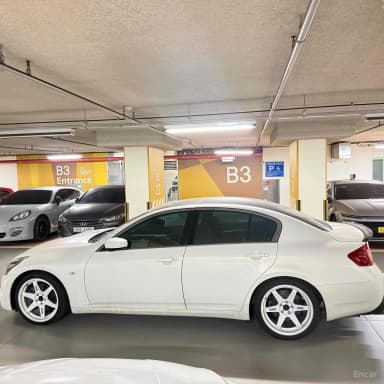 G37