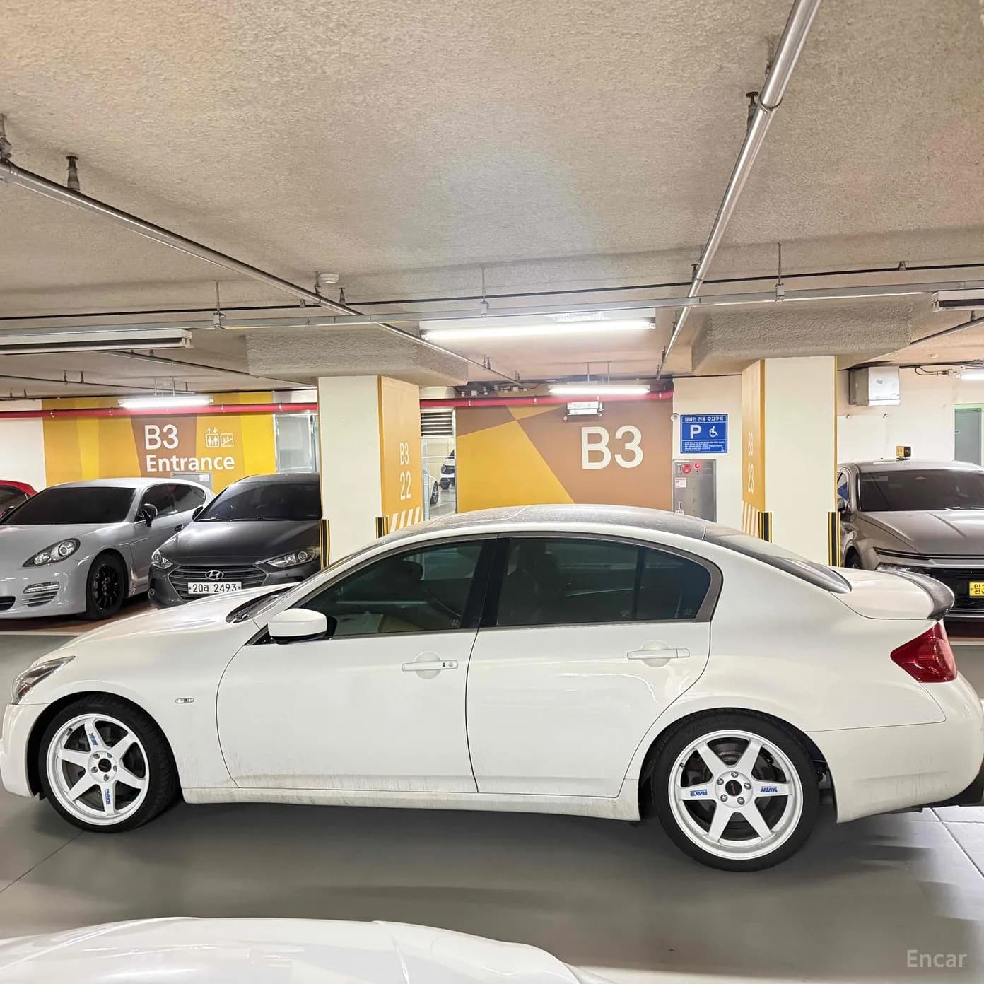 G37