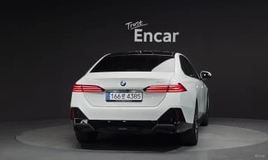 5 Series (G60)