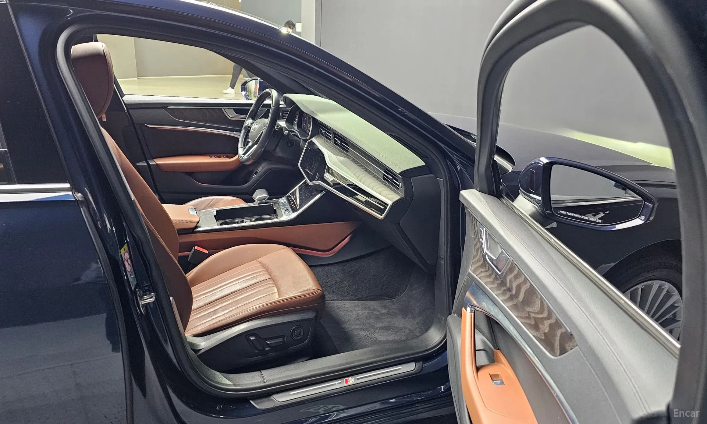 A6 (C8)