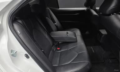 Camry (XV70)