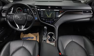 Camry (XV70)