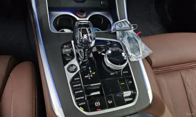 X7 (G07)