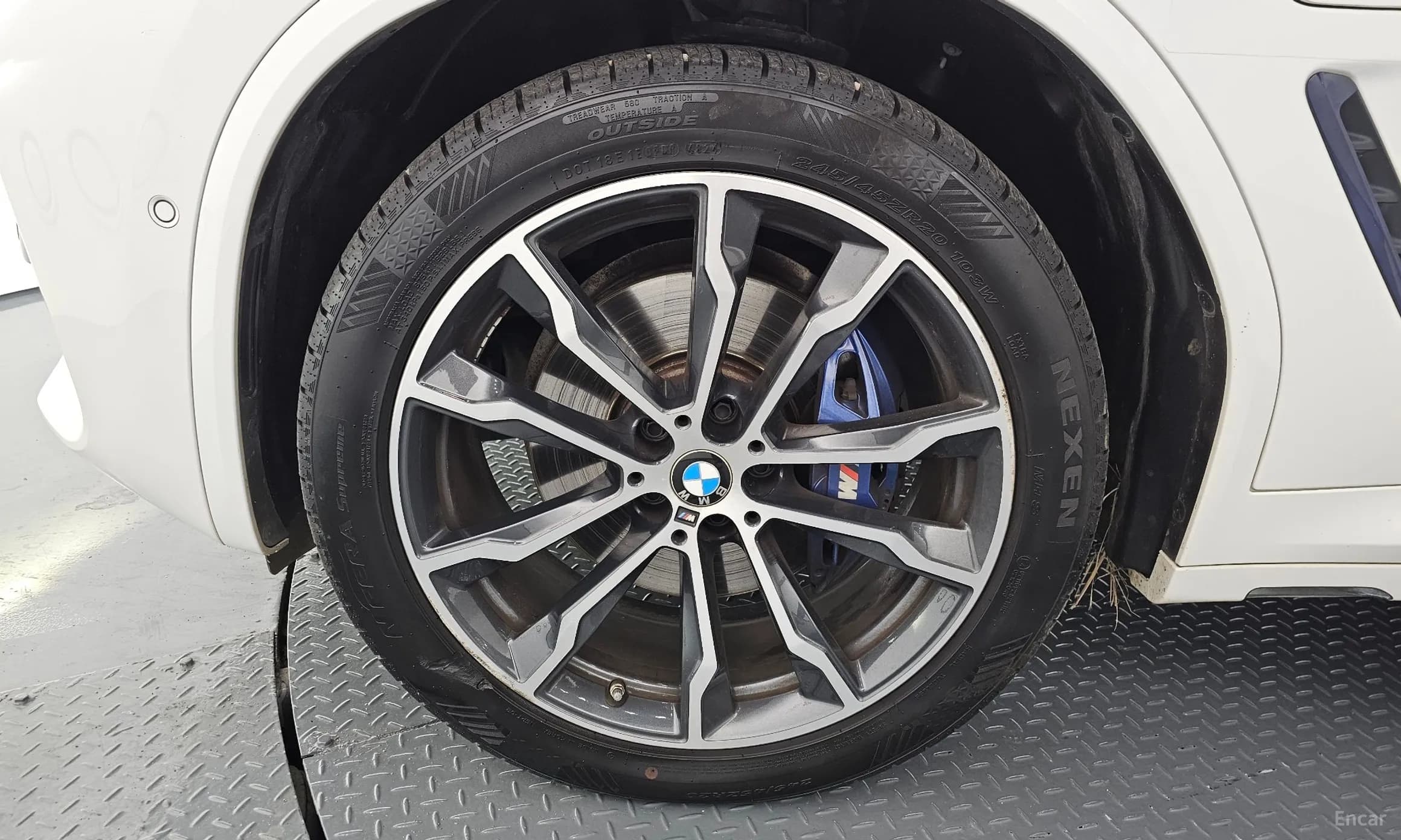 X3 (G01)