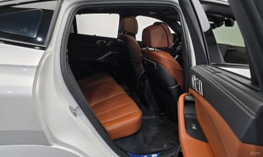 X6 (G06)