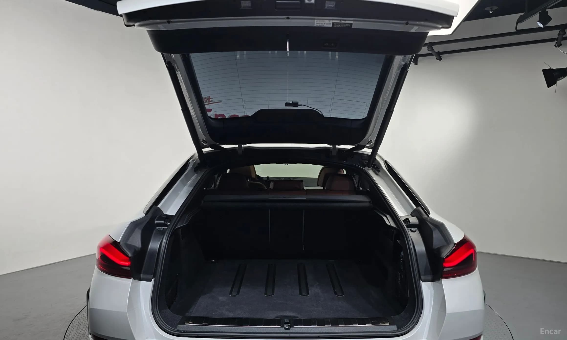 X6 (G06)