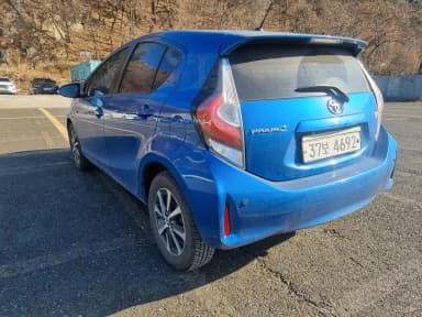 Prius C
