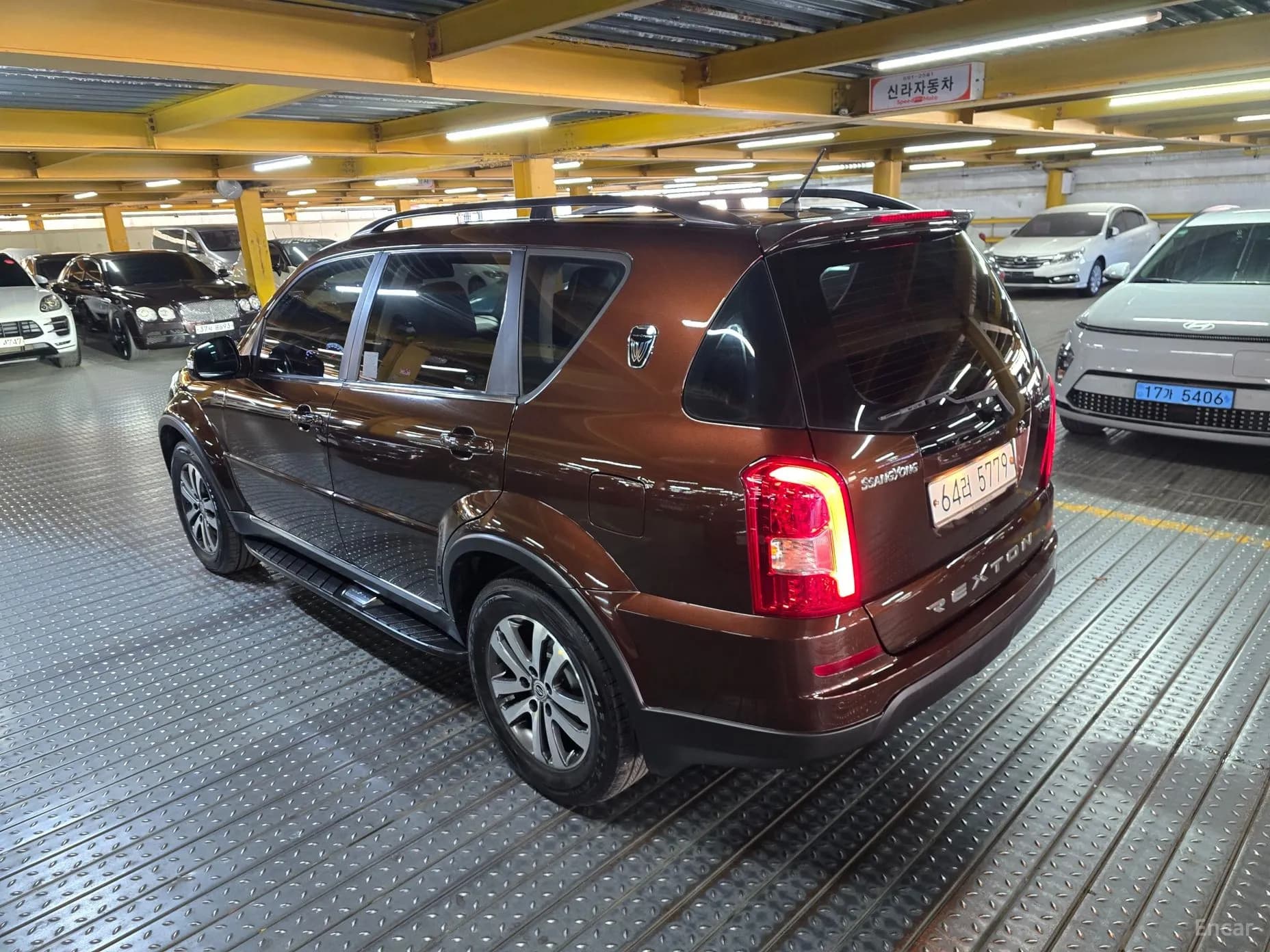 Rexton W
